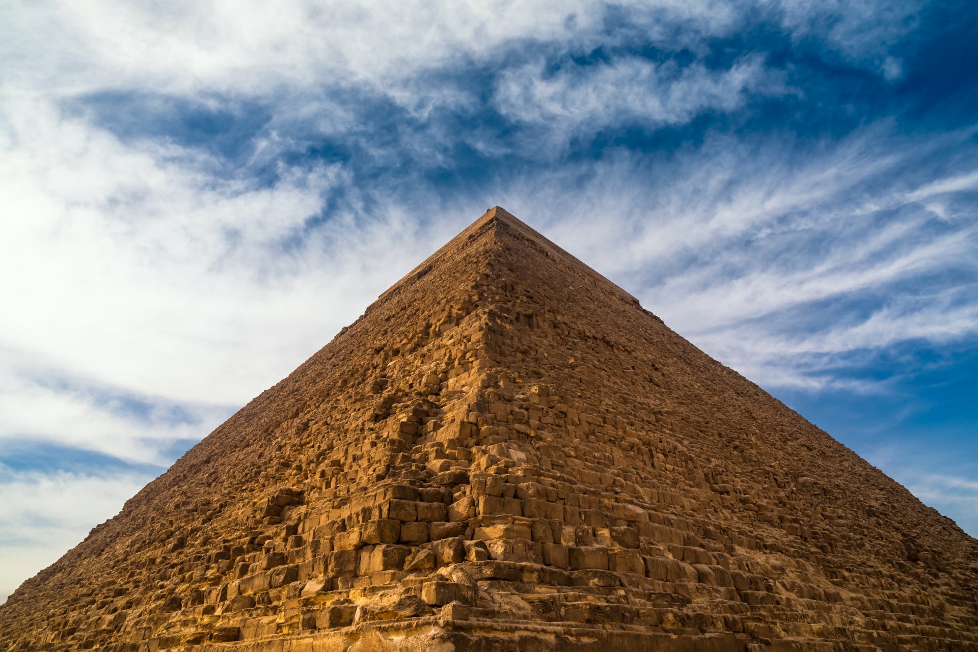 great-pyramid-of-cheops-at-sunset-giza-cairo-eg-2023-11-27-05-13-25-utc