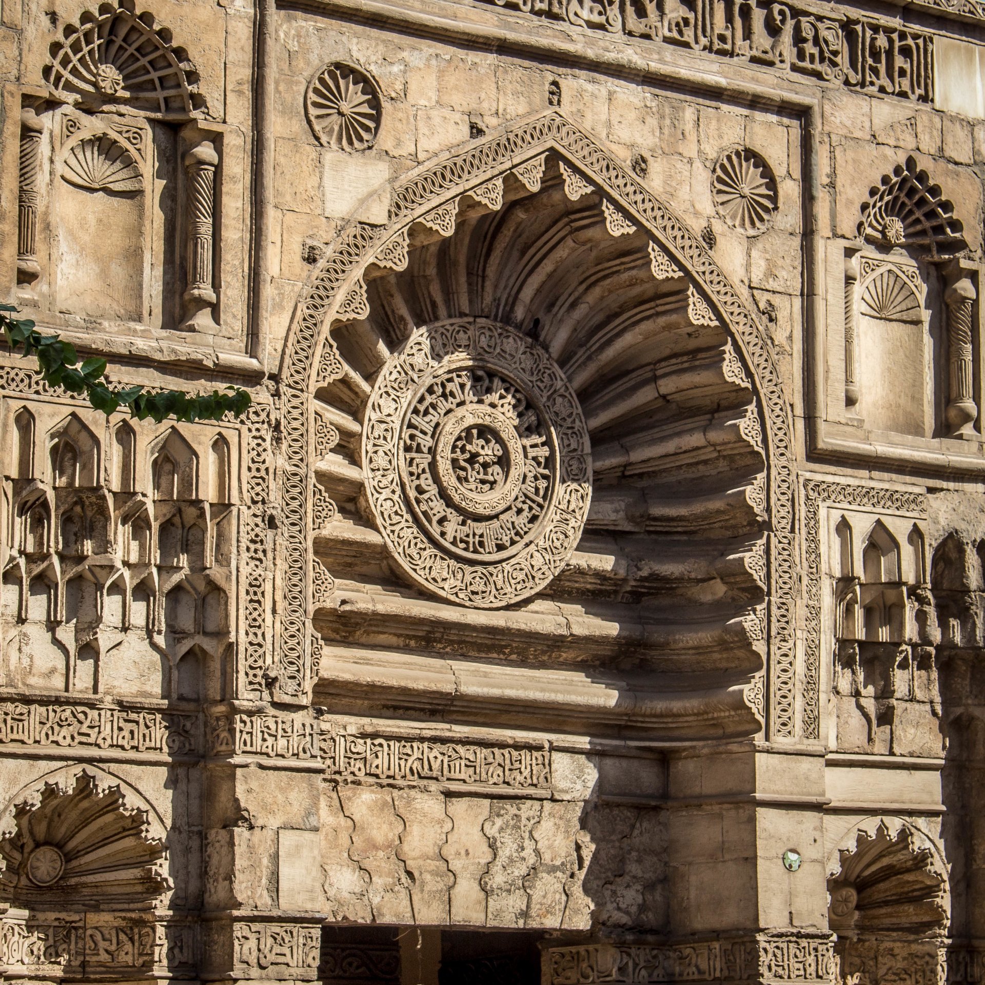 old-mosque-in-cairo-egypt-2023-11-27-05-18-32-utc