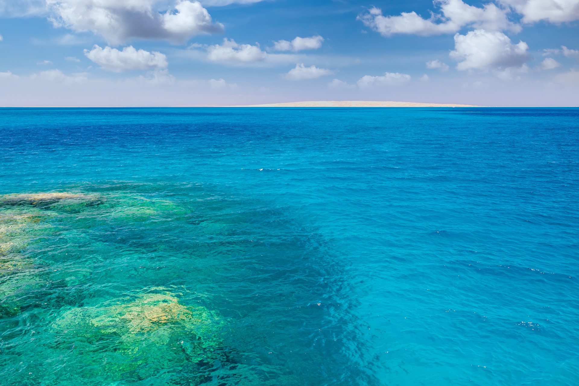 turquoise-water-and-coral-reef-in-the-red-sea-egy-2021-08-29-07-16-59-utc